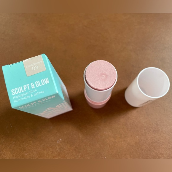 Models Own NWT Highlighter Sculpt and Glow stick color 03 Incandescent - Picture 2 of 9